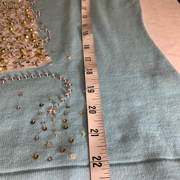 Gorgeous Christmas sweater with feathery collar - Picture 9 of 11